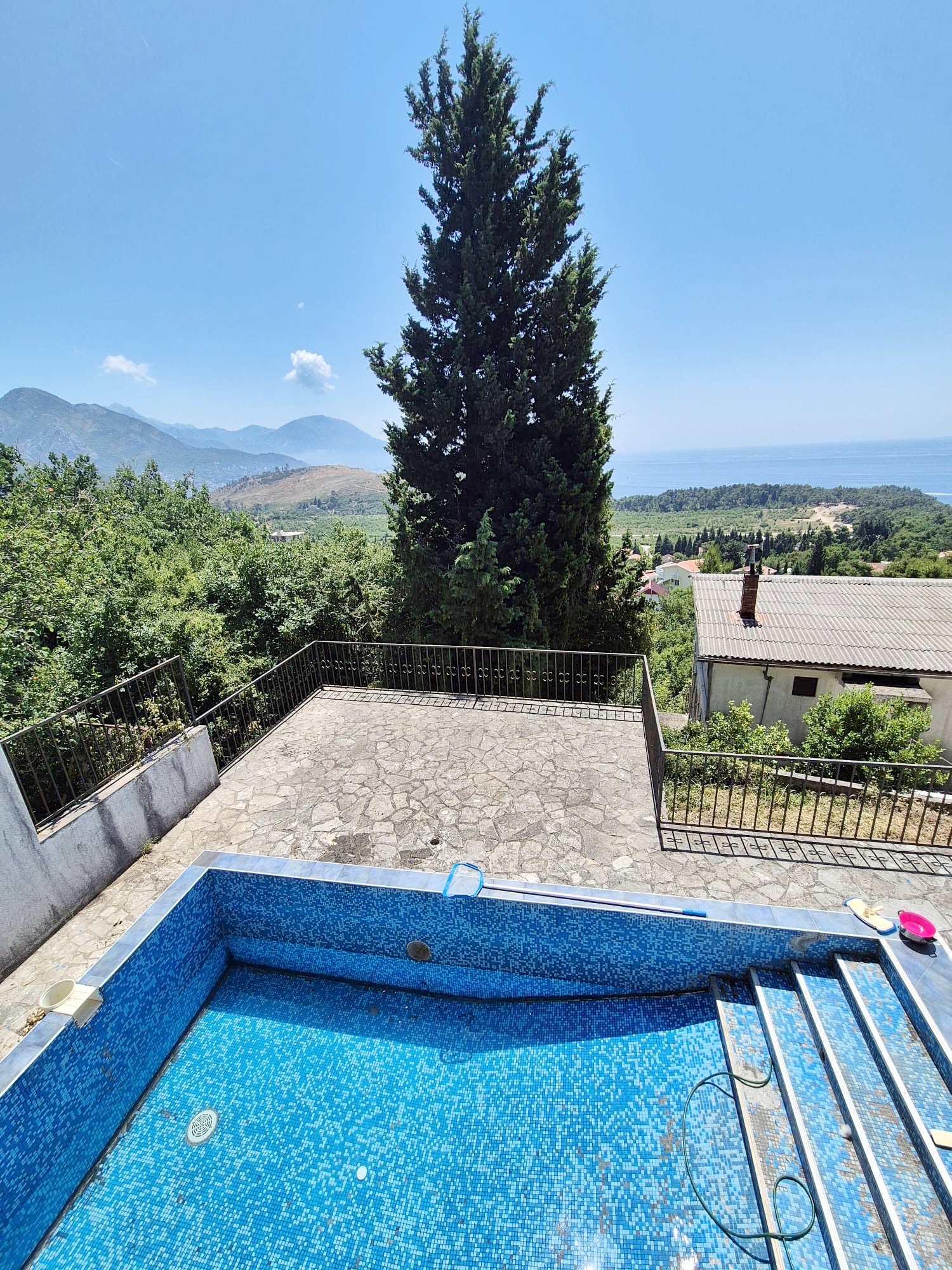 Image of House - 4 Bedrooms - 4 Bathrooms for Sale in Bar-Zagradje-Montenegro, Image 1